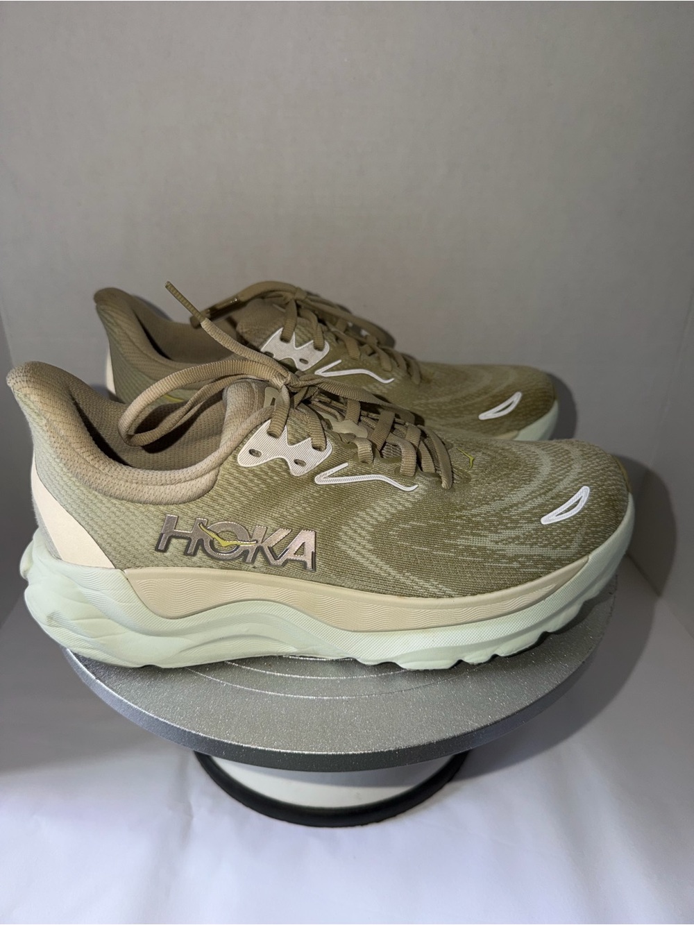 HOKA One One Women’s Arahi 8 Running Shoes Sz 8B